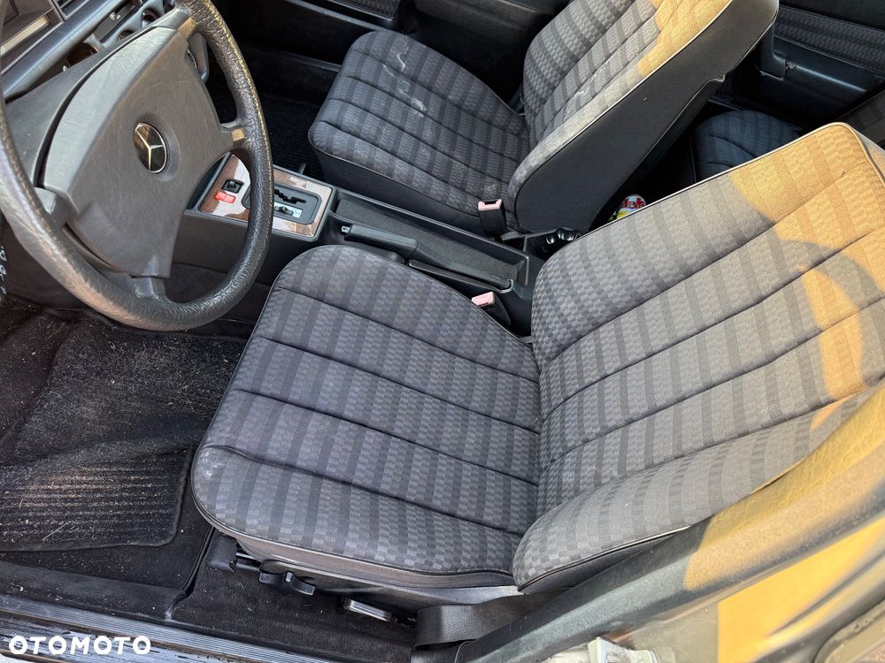 Mercedes-Benz W201 (190) - 16