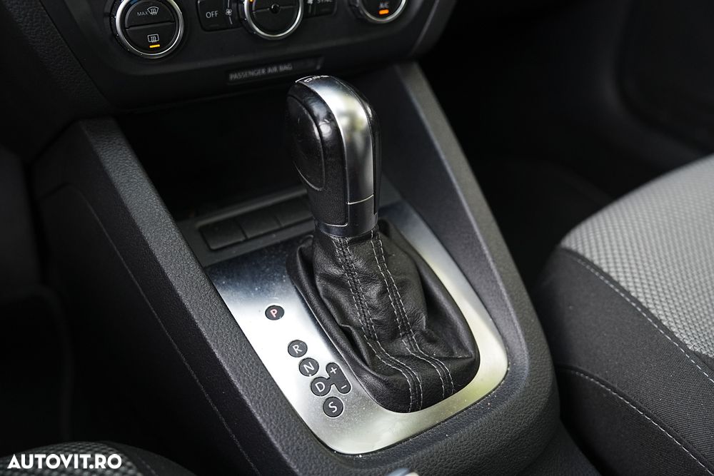 Volkswagen Jetta 1.4 DSG Comfortline - 19
