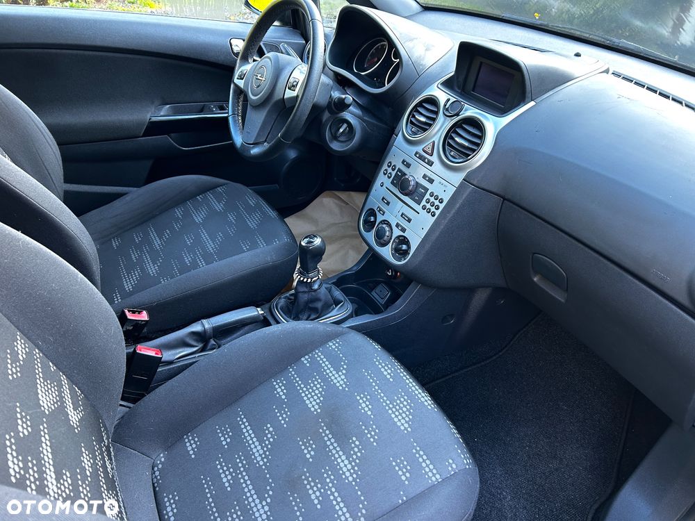 Opel Corsa 1.4 16V Active - 9