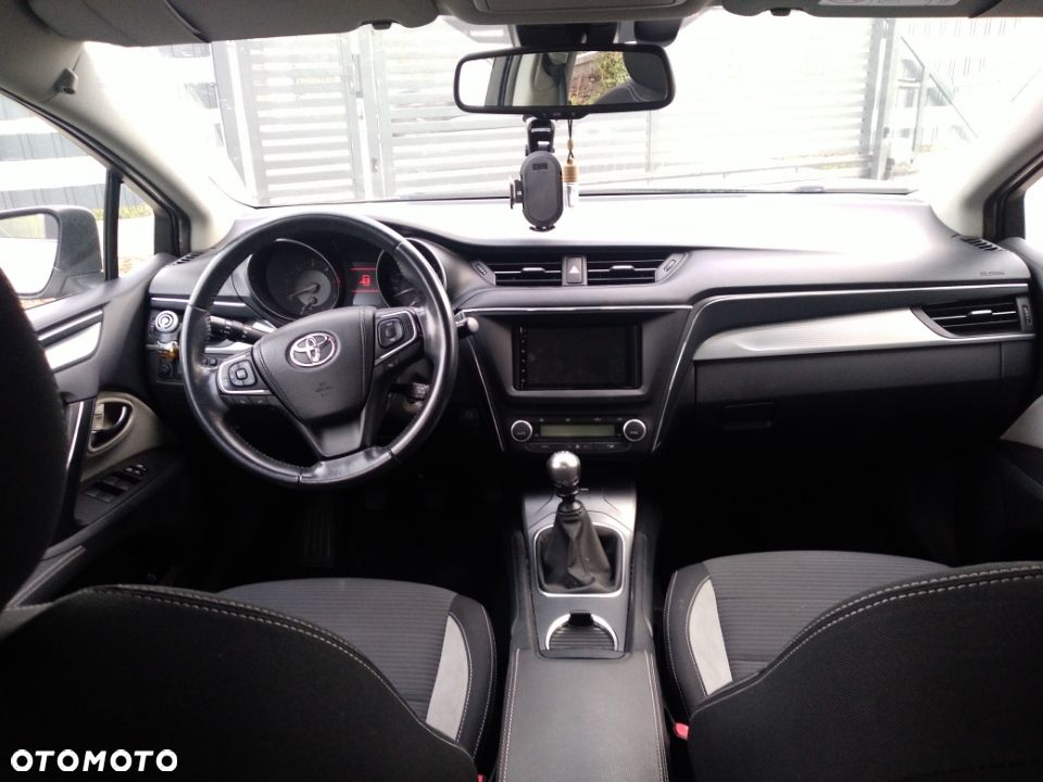 Toyota Avensis 2.0 D-4D Selection - 8