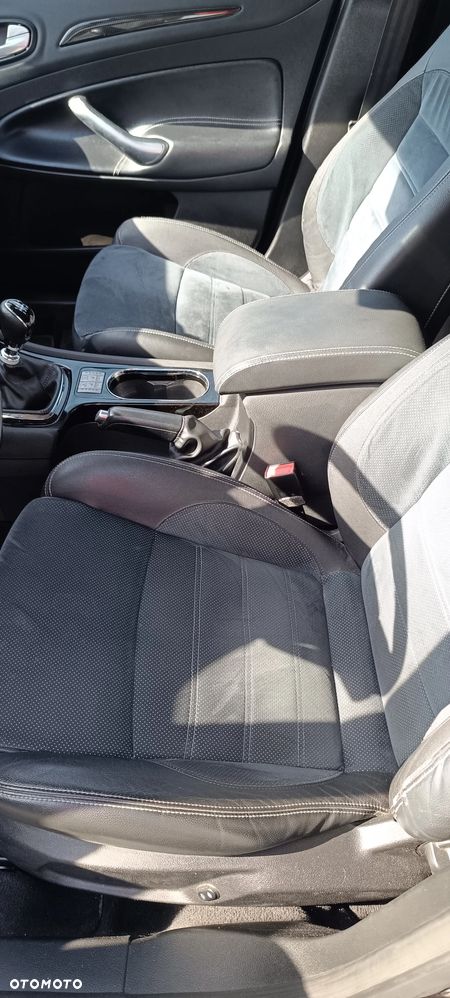 Ford Mondeo 2.2 TDCi Titanium S - 12