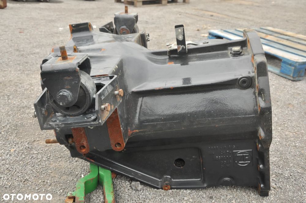 Obudowa skrzyni biegów Deutz Fahr M620 - 1