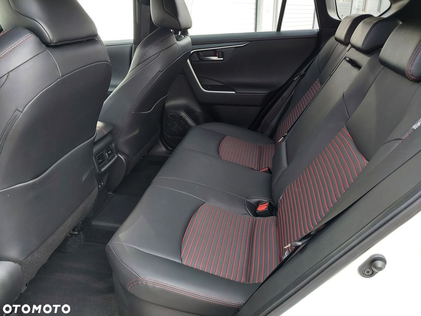 Toyota RAV4 - 11