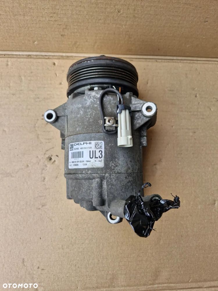 Sprężarka kompresor klimatyzacji Opel Astra H Zafira B 13286085 UL3