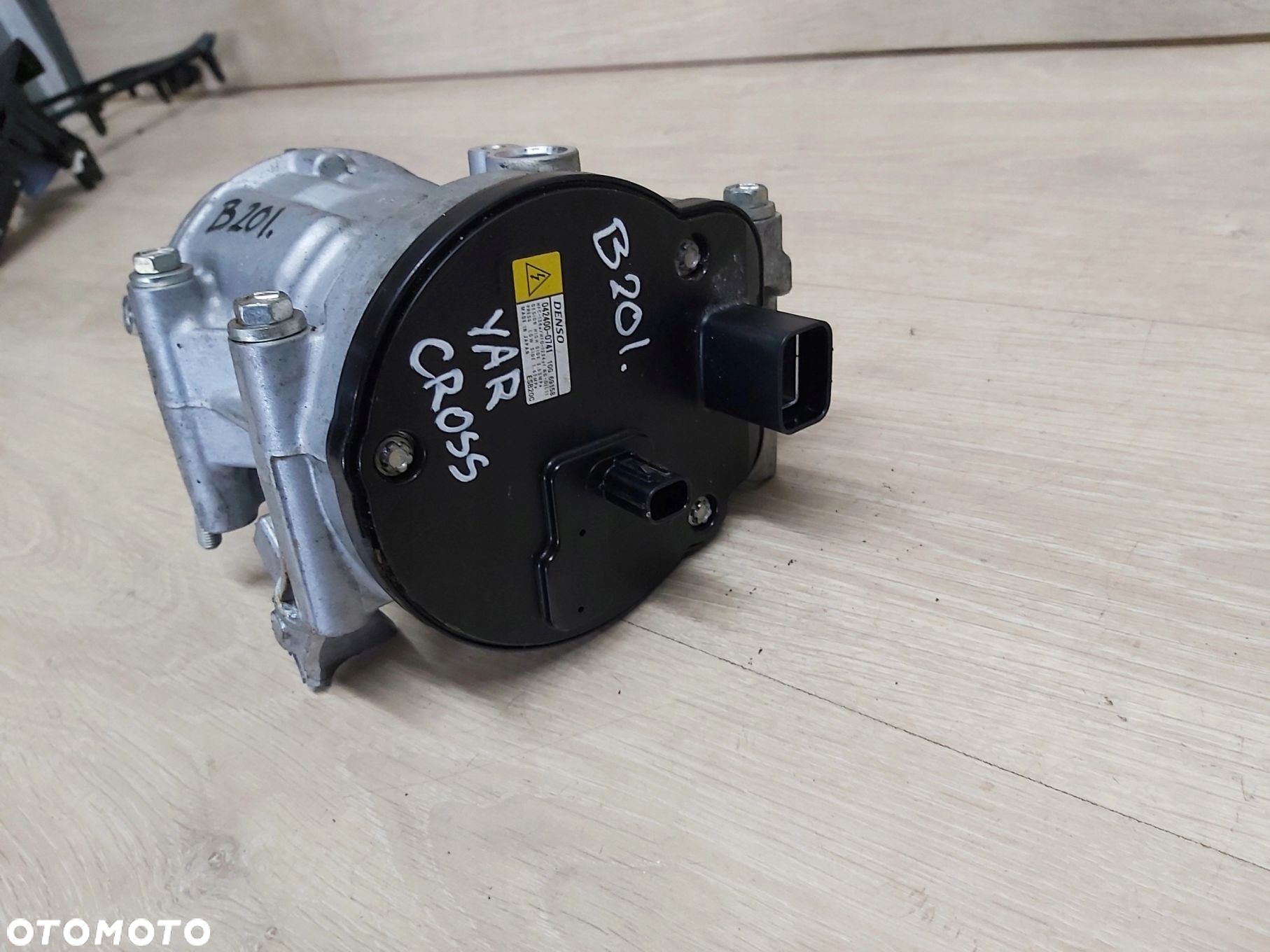 Toyota Yaris IV CROSS 1,5 sprężarka klimatyzacji kompresor 042400-0741 - 5