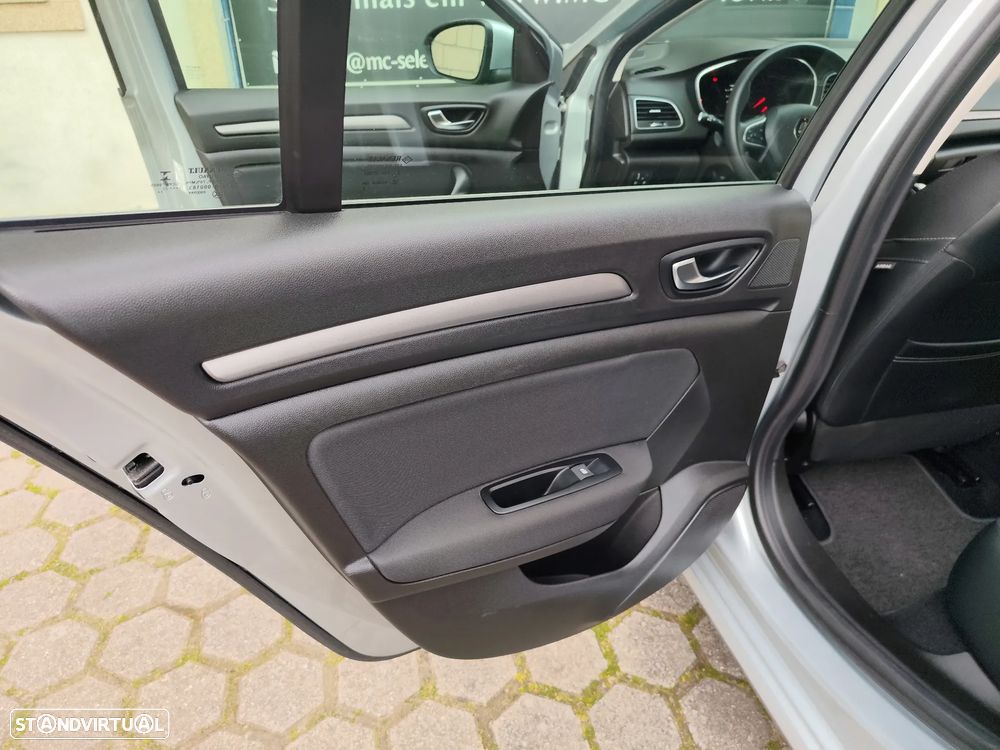 Renault Mégane Sport Tourer BLUE dCi 115 BUSINESS EDITION - 16