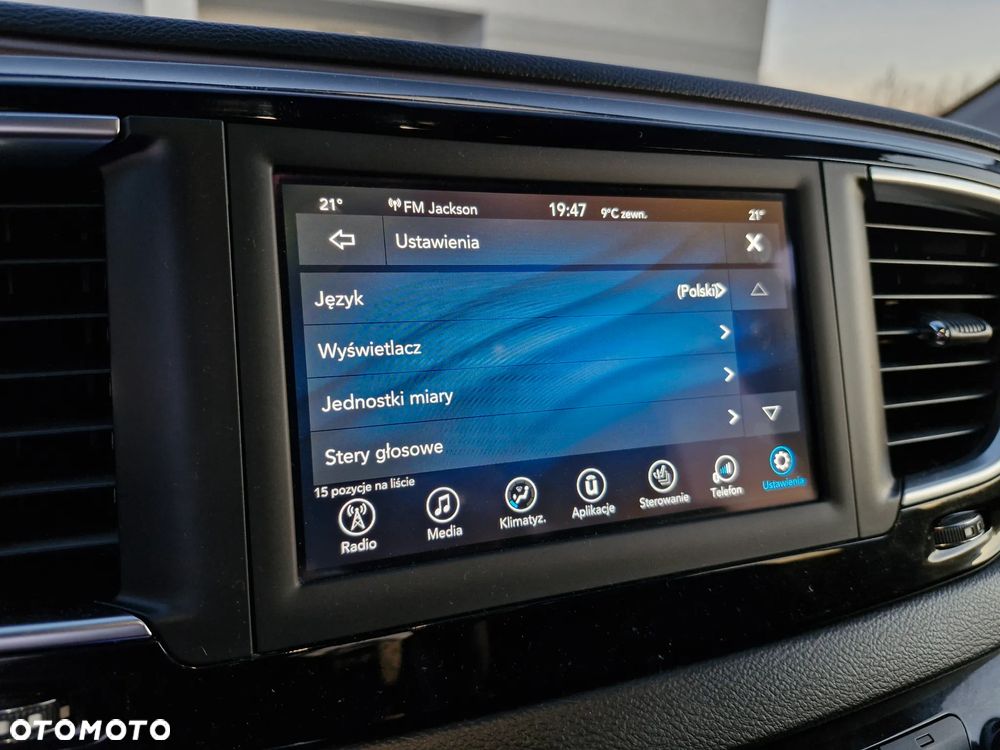 Chrysler Pacifica - 12