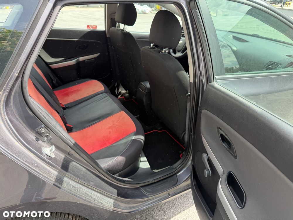 Kia Ceed 1.6 GDI Business Line - 15