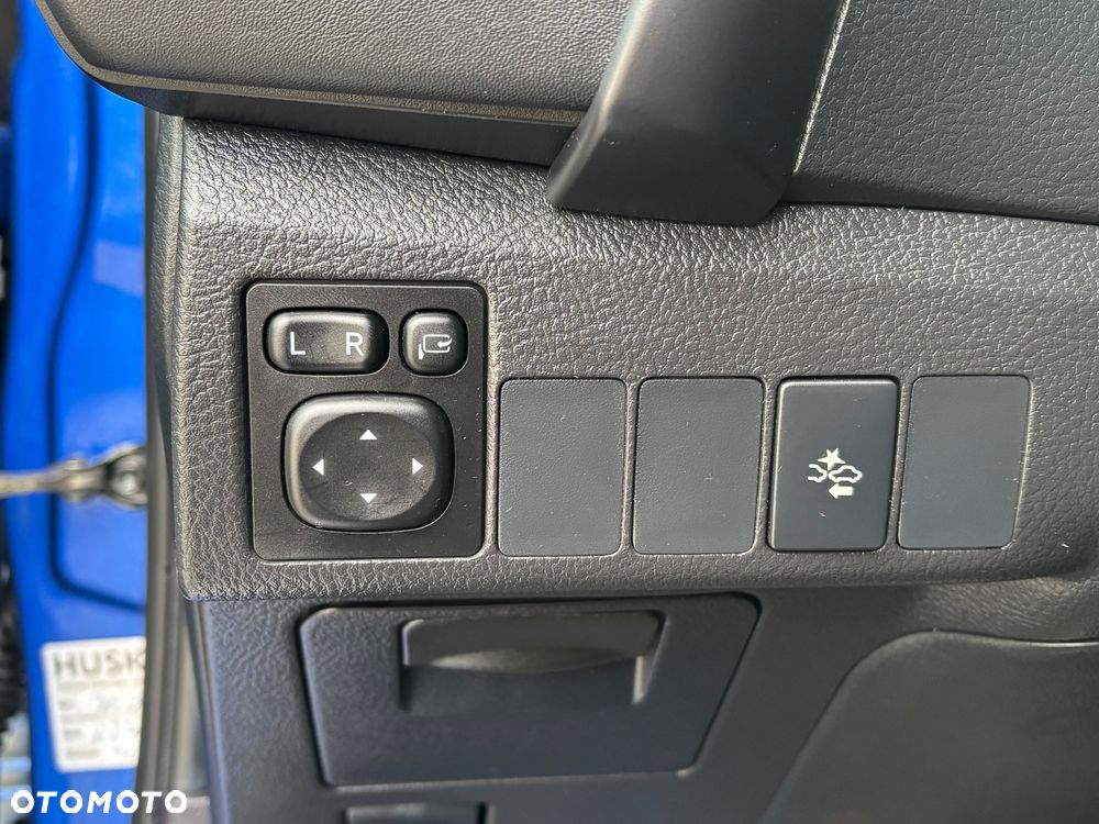 Toyota Auris 1.8 HSD Prestige NAVI - 31
