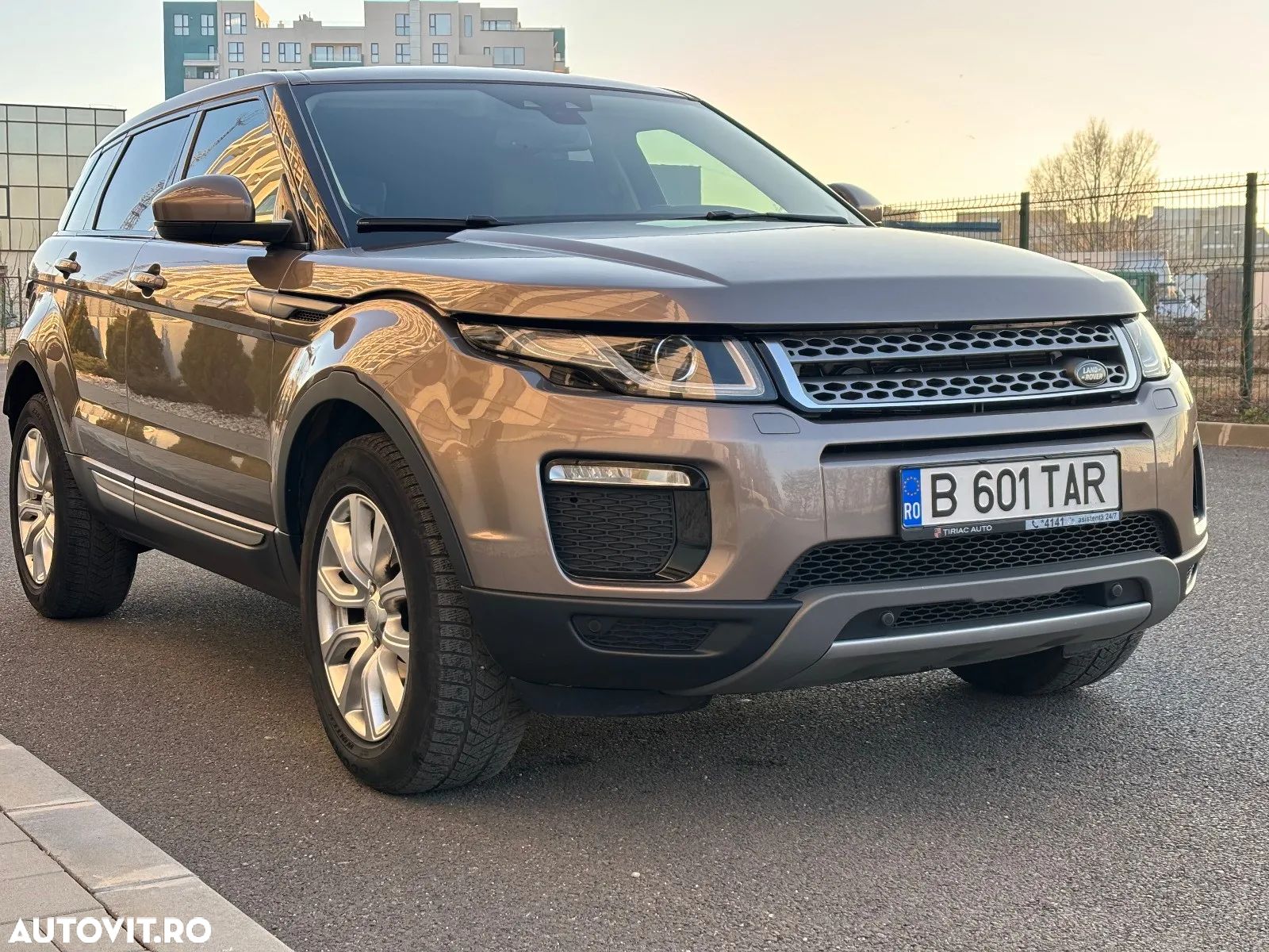 Land Rover Range Rover Evoque - 1
