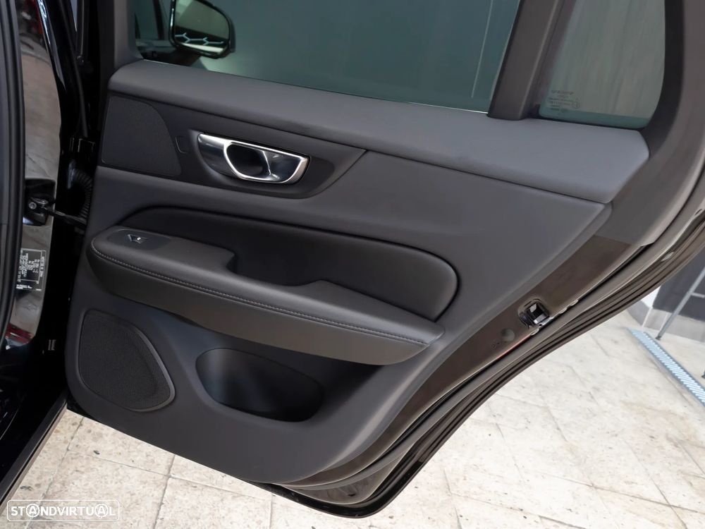 Volvo V60 2.0 B4 Momentum Plus Geartronic - 10