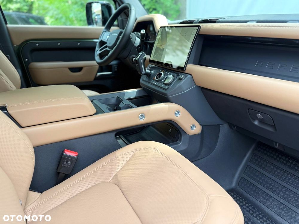 Land Rover Defender 3.0 D250 mHEV X-Dynamic HSE - 3