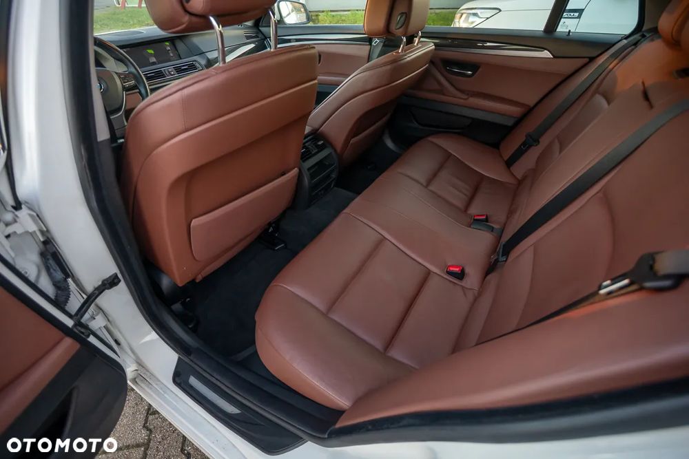 BMW Seria 5 520d Sport-Aut - 23