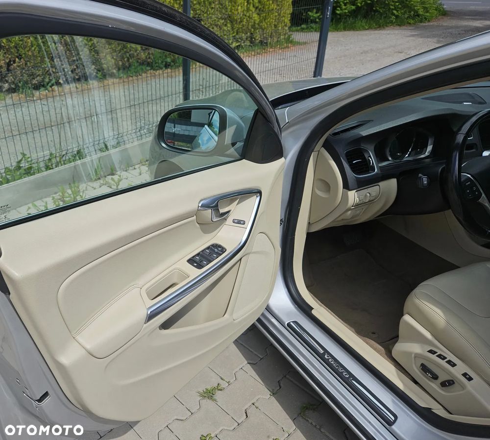 Volvo S60 T5 Momentum - 19