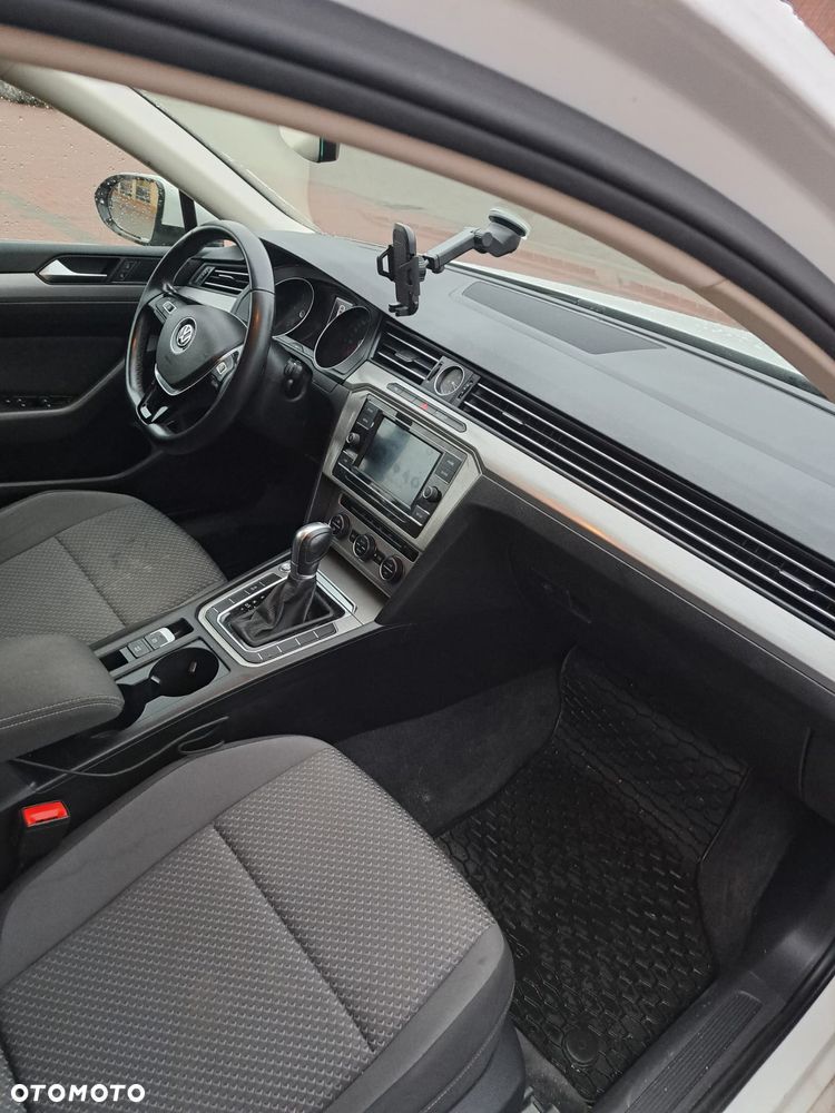 Volkswagen Passat 2.0 TDI SCR Comfortline DSG - 20