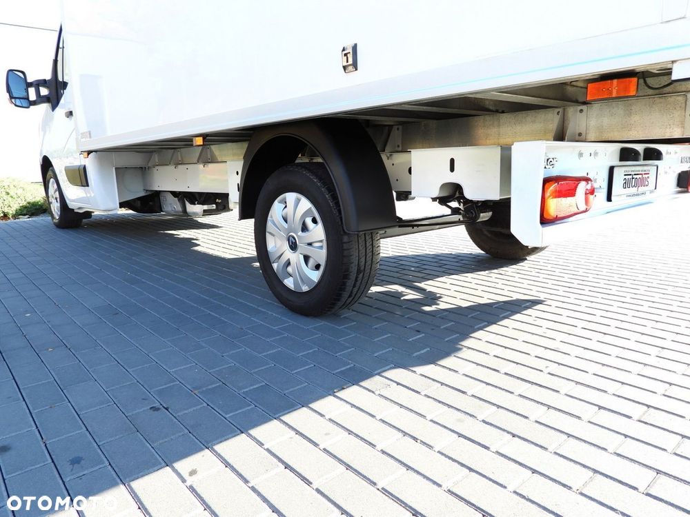 Renault MASTER KONTENER 8 PALET TEMPOMAT NAWIGACJA LEDY KLIMATYZACJA  145KM - 17