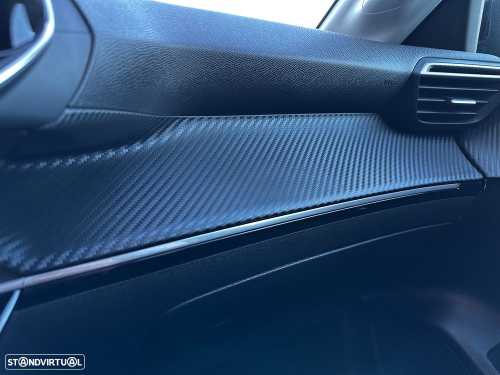 Peugeot 208 1.2 PureTech Allure Pack - 17