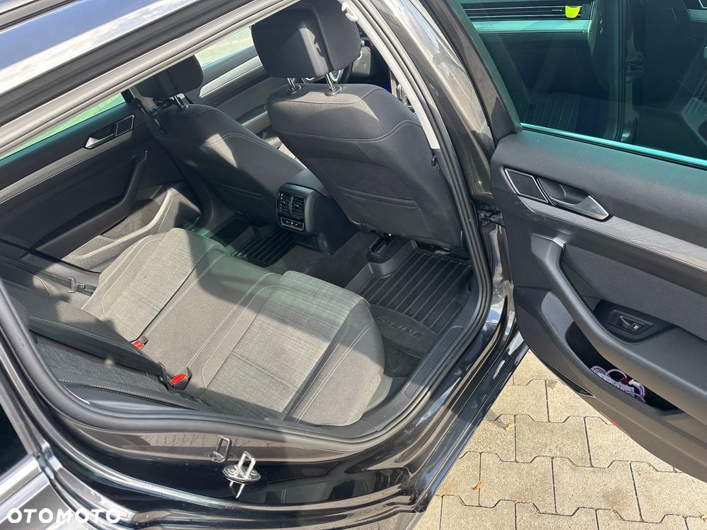 Volkswagen Passat - 18