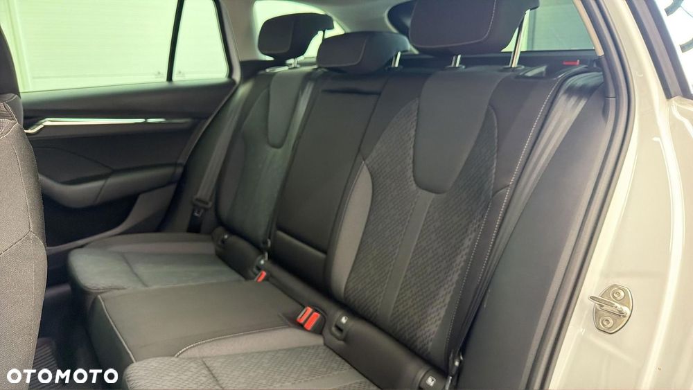 Skoda Octavia 2.0 TDI Style DSG - 17