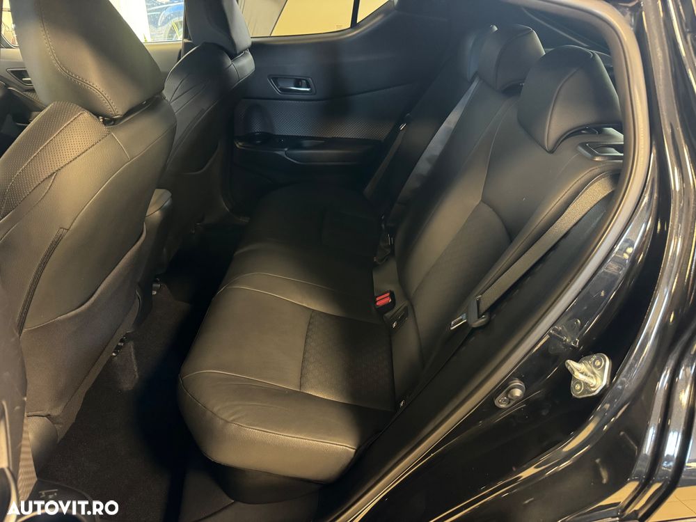 Toyota C-HR Hybrid Style Selection - 19