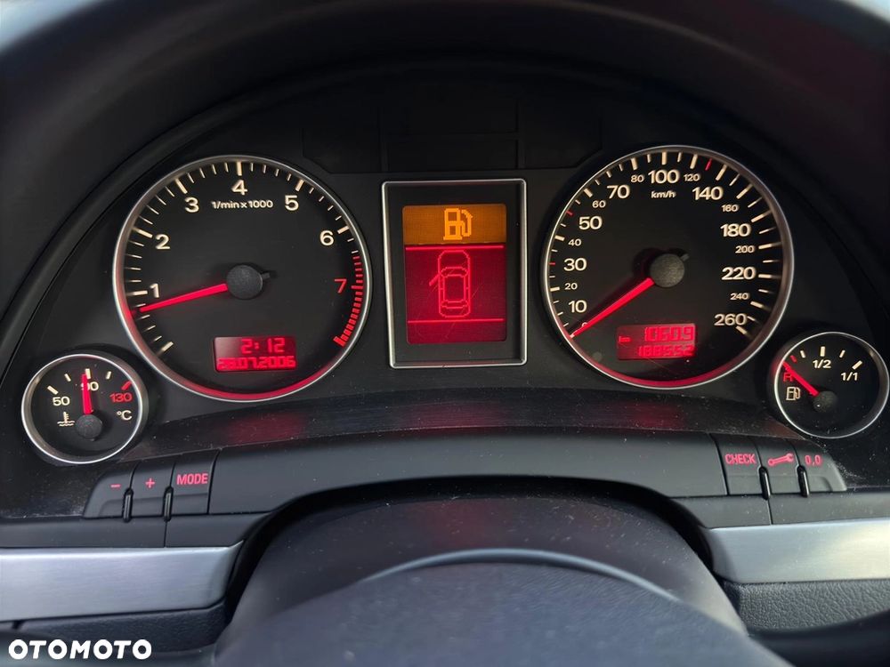 Audi A4 Limousine - 14