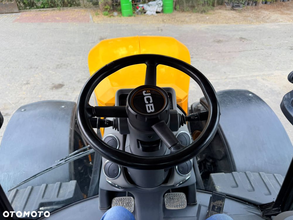 JCB Fastrac 8330 - 25