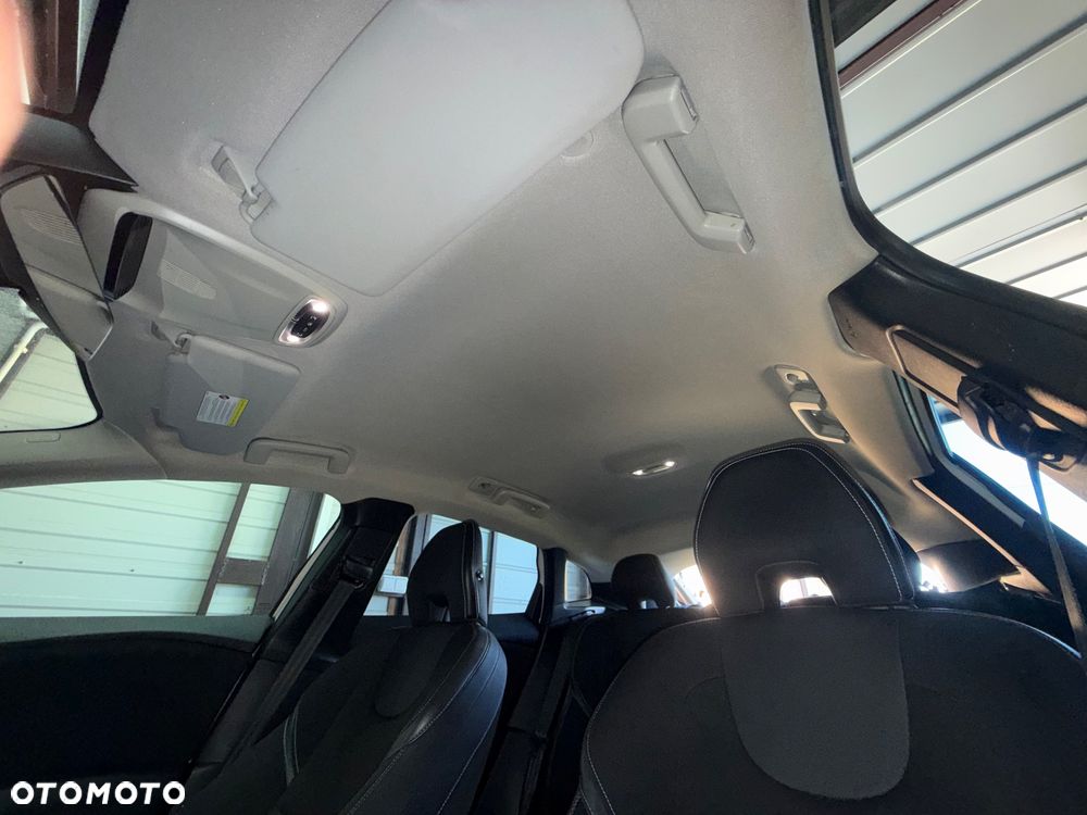 Volvo V40 D3 Momentum - 16