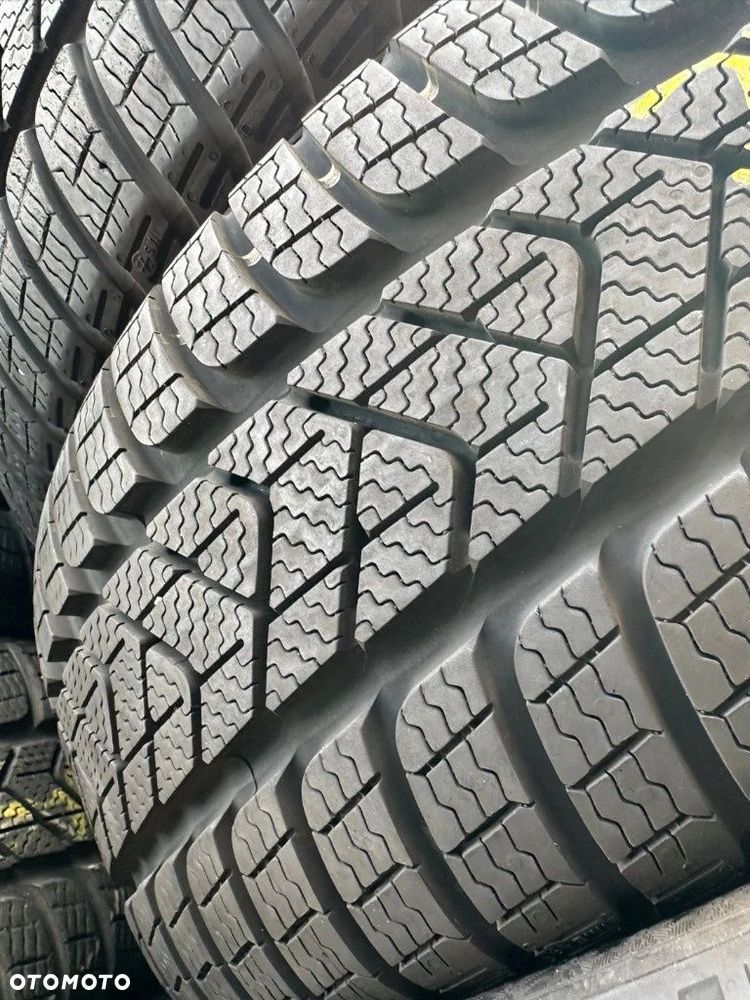 215/55r17 Pirelli SottoZero 3_7,4mm_4szt_(31) - 8