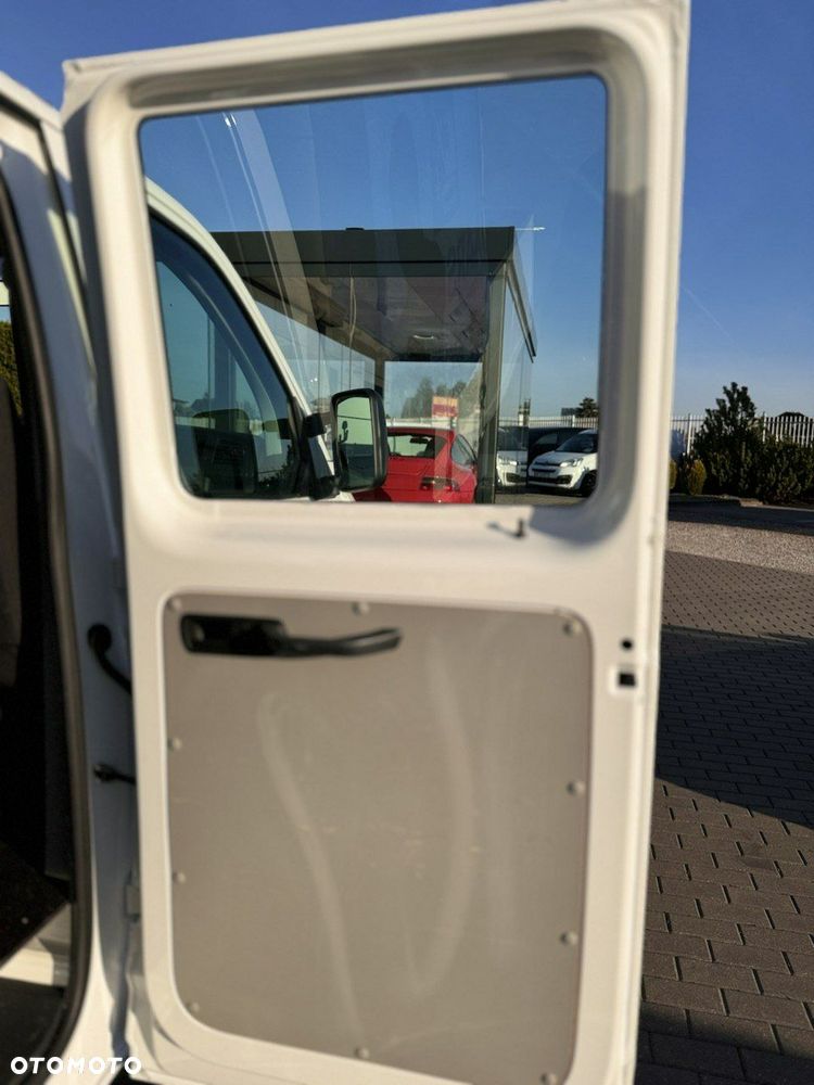 Volkswagen Transporter - 29