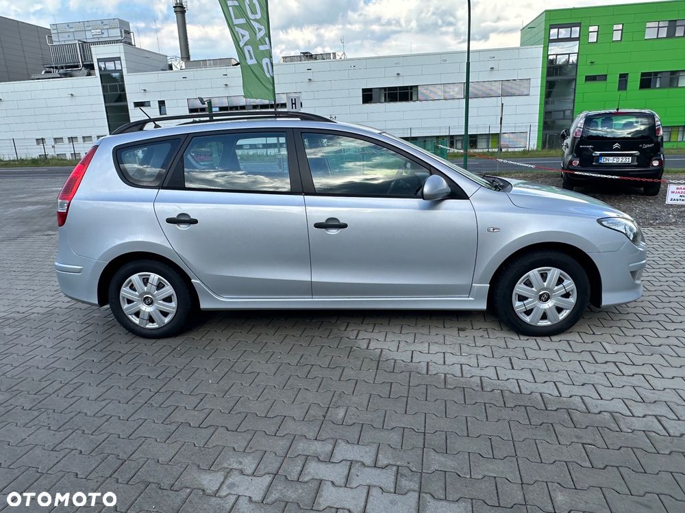Hyundai i30 1.4 Base + - 35