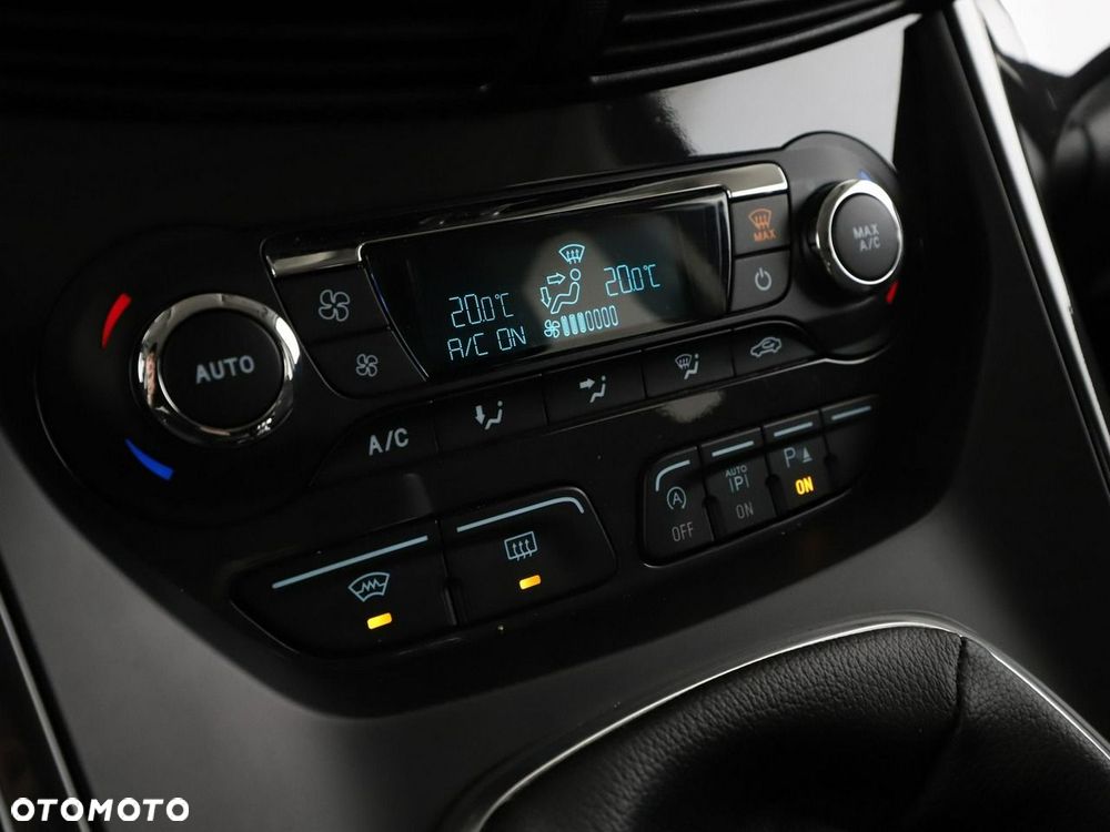 Ford Kuga 2.0 TDCi 4x2 Titanium - 27