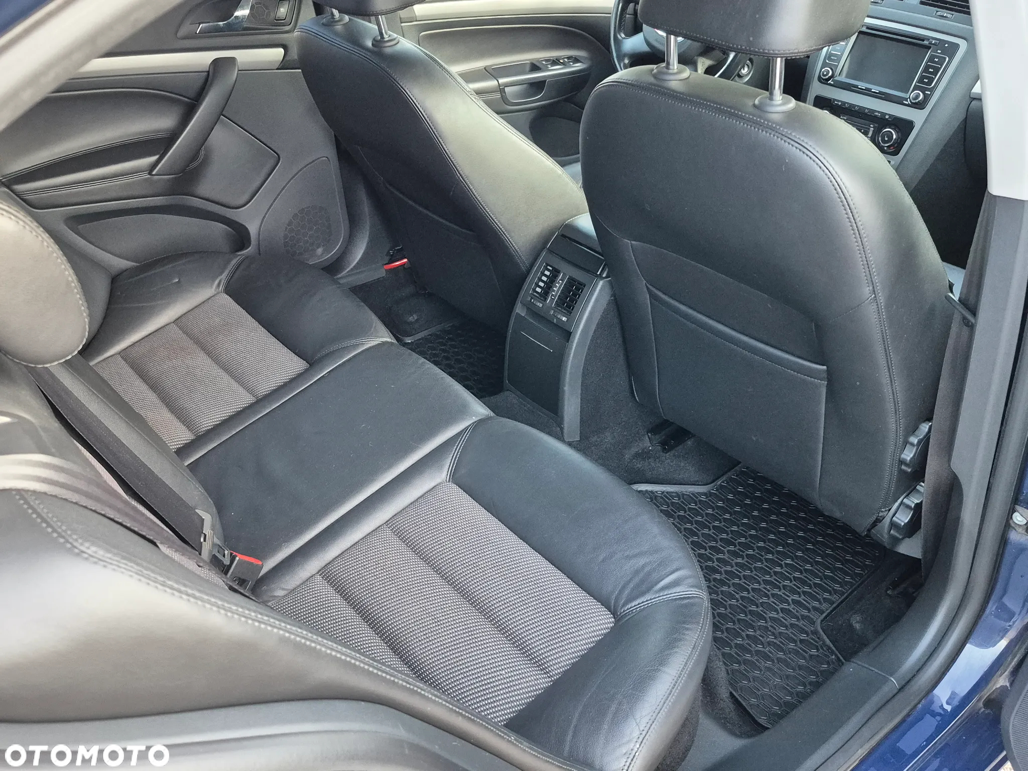 Skoda Octavia 1.8 TSI Ambiente DSG - 13