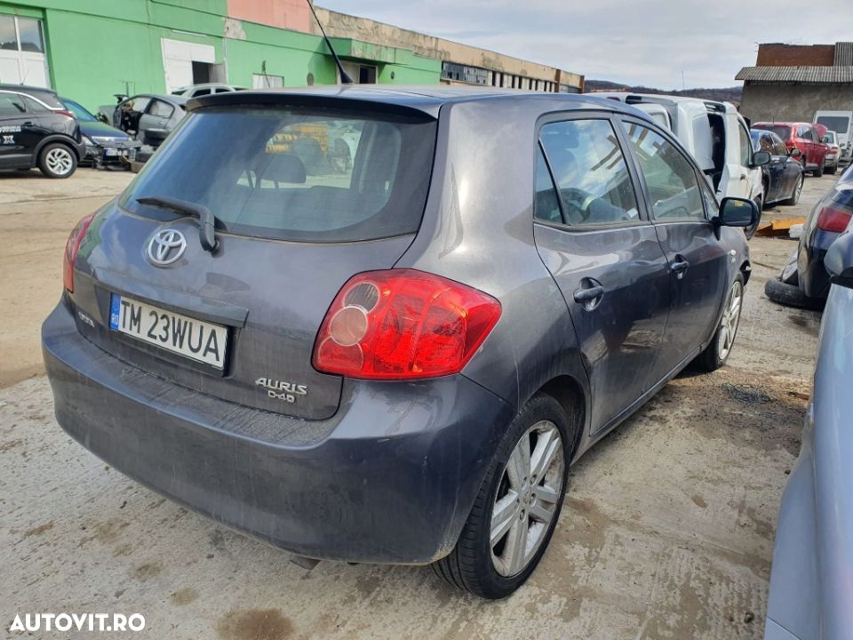 Dezmembrez Toyota Auris motor 2.2d-cat 130kw 177cp 2ad-fhv, dezmembrari cutie de viteze manuala 5+1 - 4