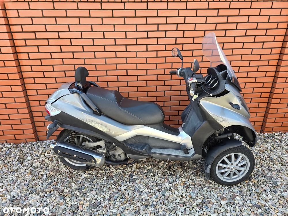 Piaggio MP-3 - 21