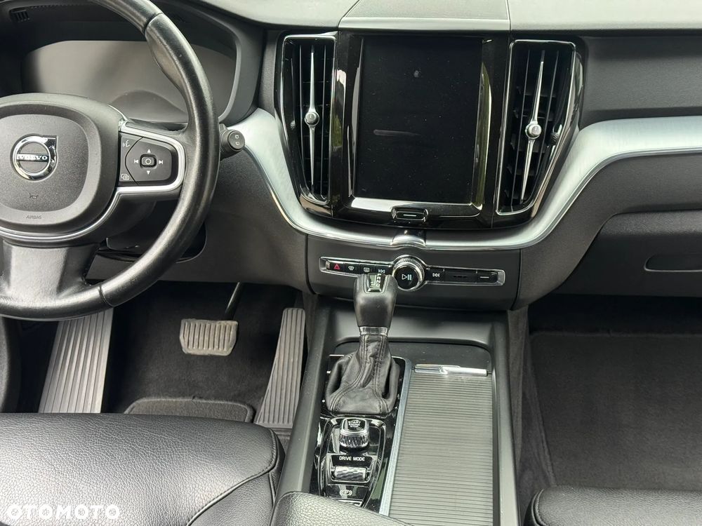 Volvo XC 60 D4 AWD Geartronic Momentum - 28