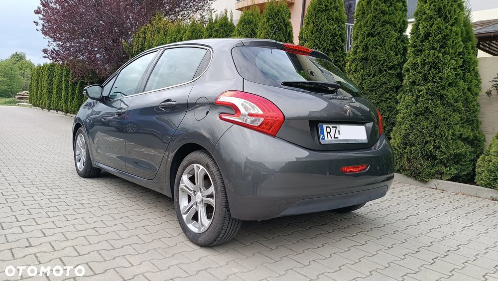 Peugeot 208 82 VTI Allure - 3