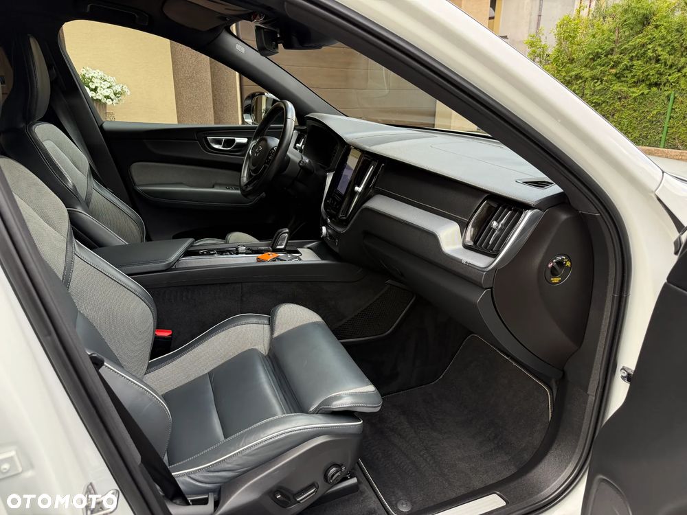 Volvo XC 60 B4 D AWD R-Design - 20