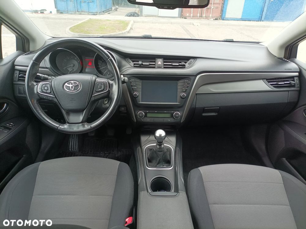 Toyota Avensis - 6