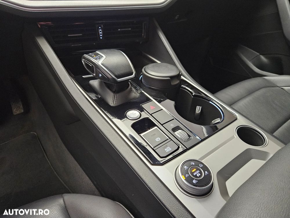 Volkswagen Touareg V6 TDI 4MOTION Elegance - 25