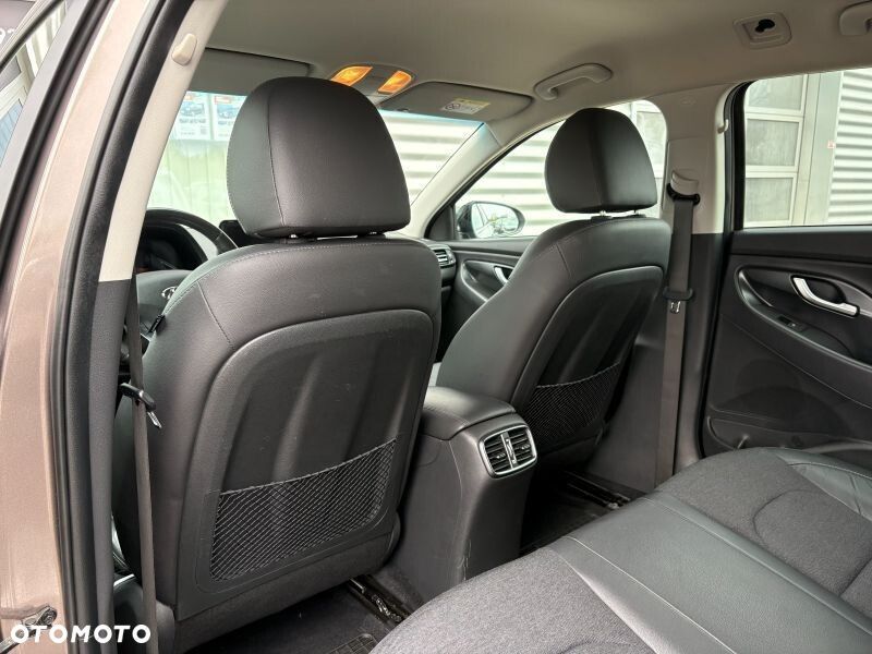 Hyundai i30 1.5 T-GDI 48V Executive DCT - 20