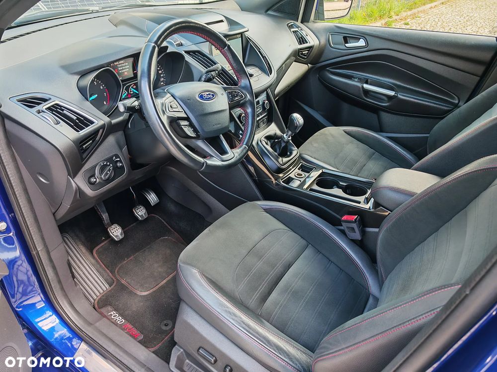 Ford Kuga 1.5 EcoBoost 2x4 ST-Line - 19