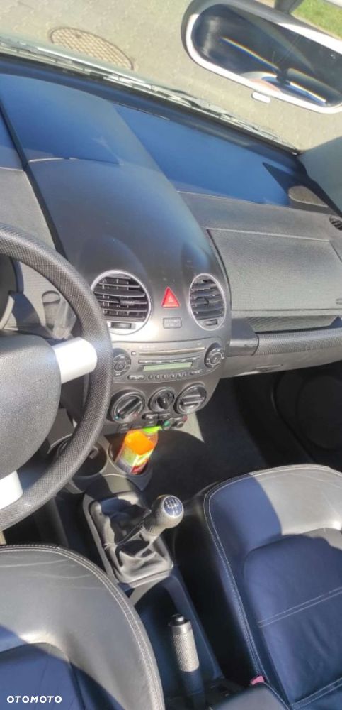 Volkswagen New Beetle - 18