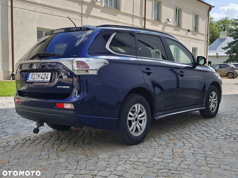 Mitsubishi Outlander - 4
