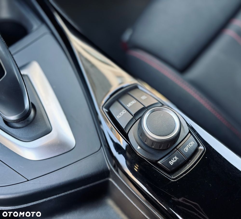 BMW Seria 1 118i GPF Sport Line - 26