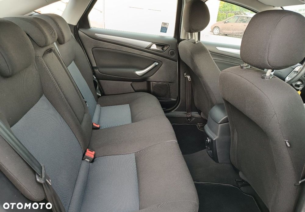 Ford Mondeo - 17