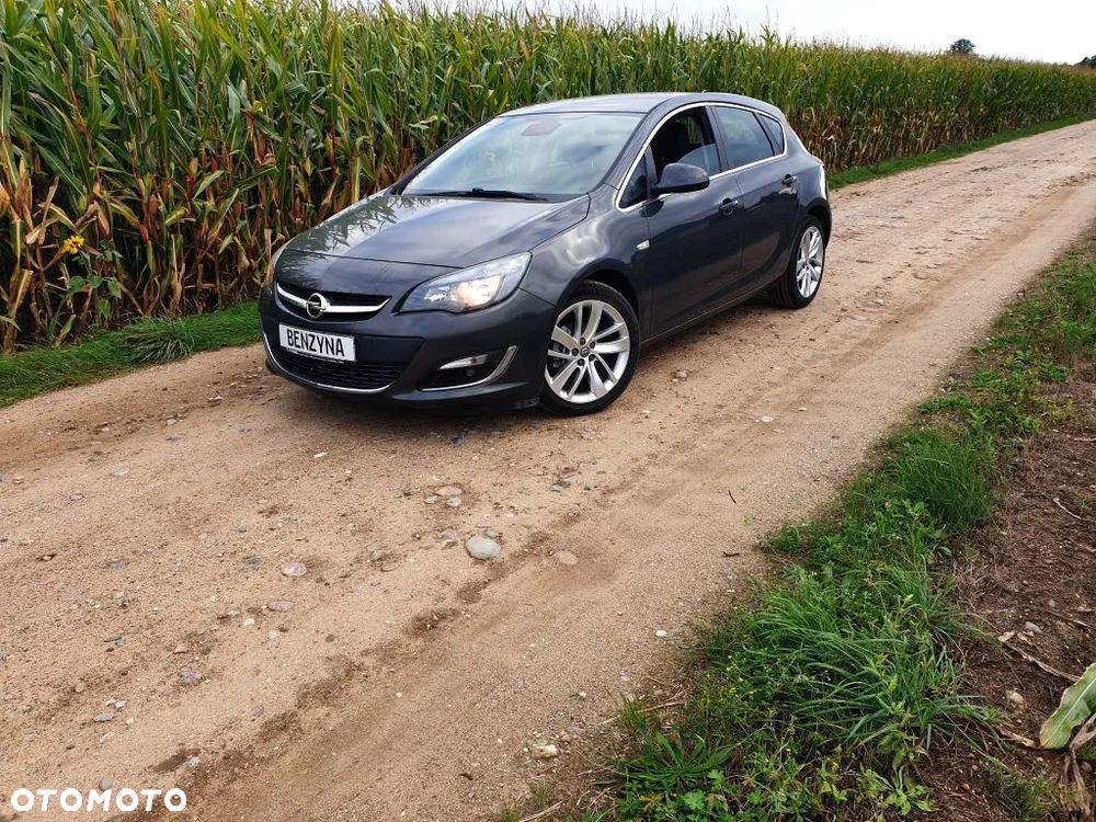 Opel Astra IV 1.4 T Cosmo - 1