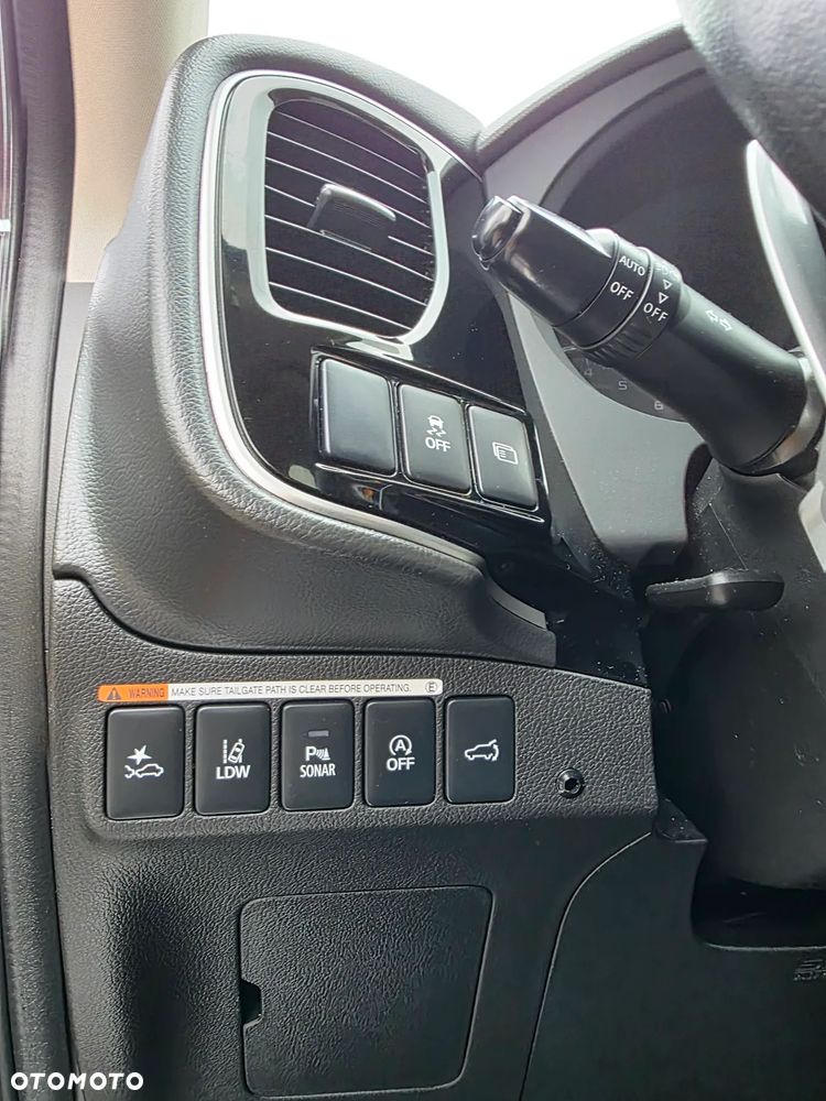 Mitsubishi Outlander 2.0 Instyle Navi 4WD CVT - 13