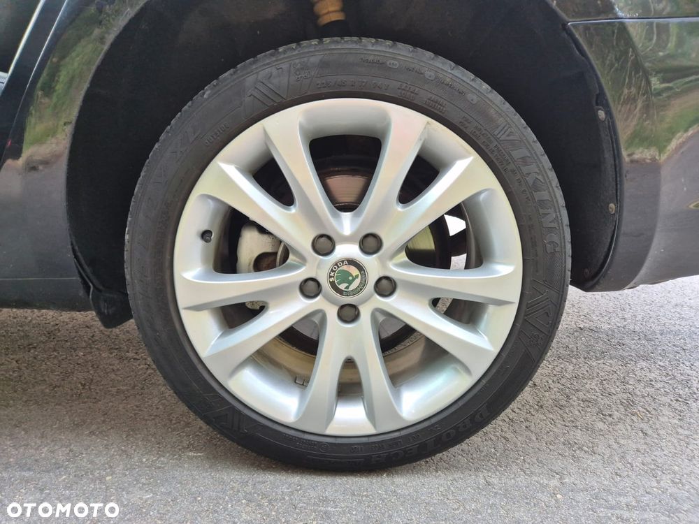 Skoda Superb 2.0 TDI Elegance DSG - 11