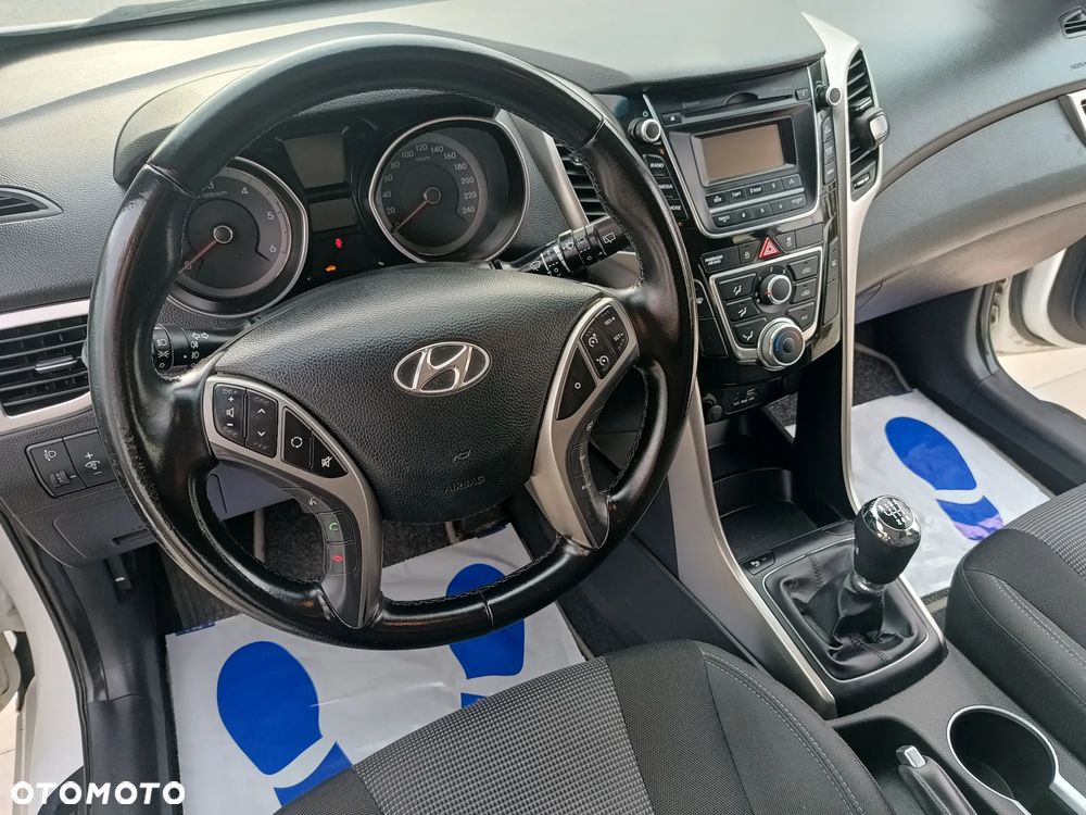 Hyundai i30 blue 1.6 CRDi Style - 29