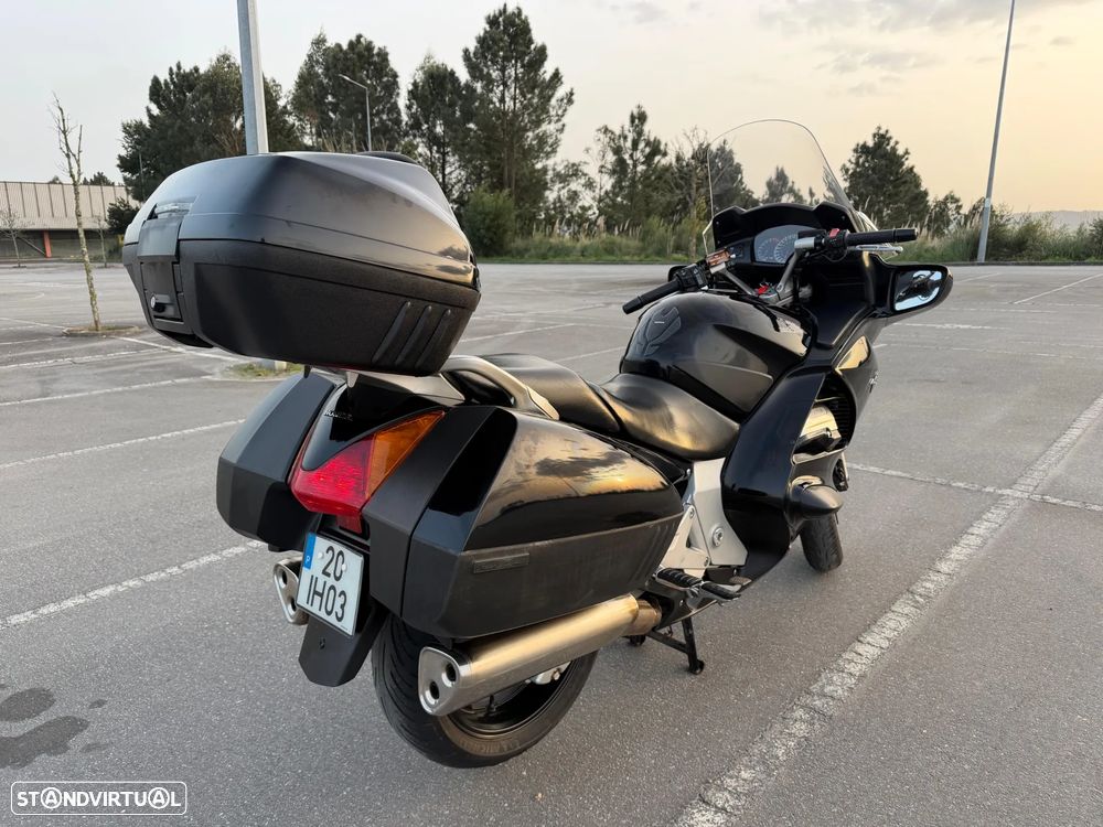 Honda Pan European ST1300 - 3